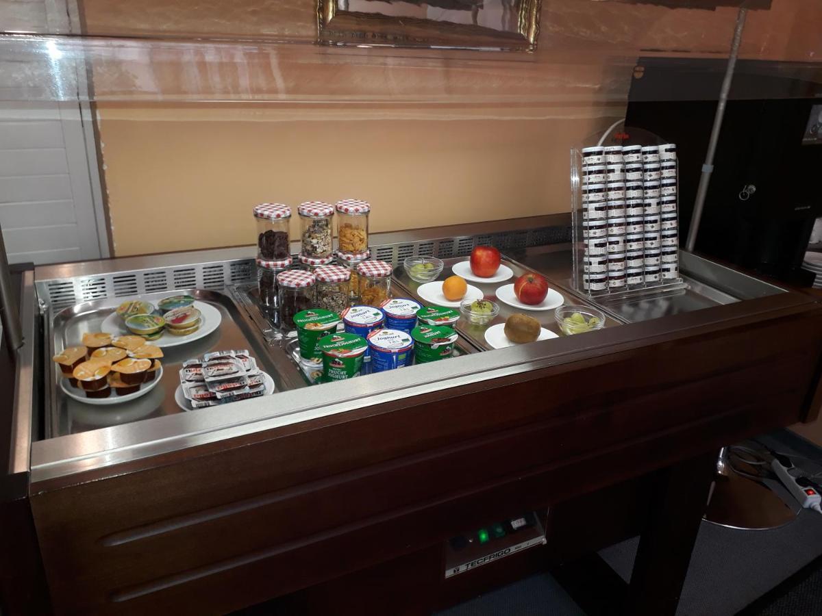 Hotel Garni Am Markt - Businesshotel - Fruehstuecksbuffet - Fahrradabstellplatz - Hunde Willkommen Нойштадт-Кобург Экстерьер фото