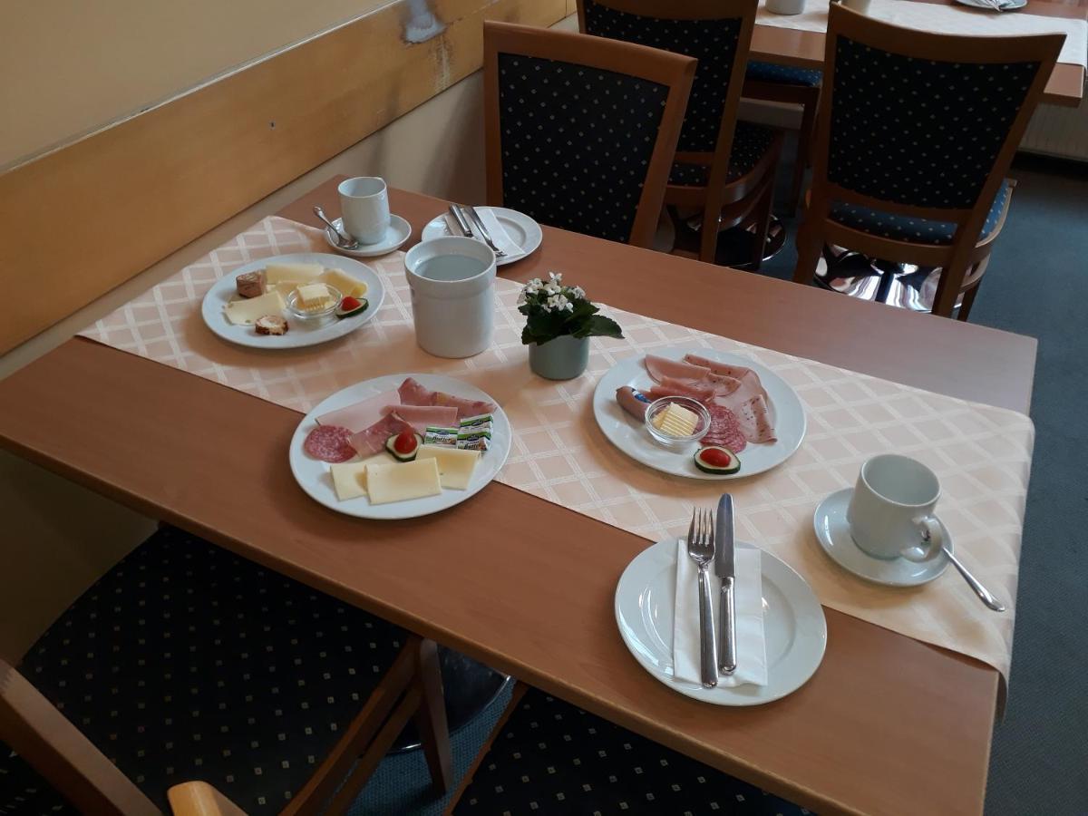 Hotel Garni Am Markt - Businesshotel - Fruehstuecksbuffet - Fahrradabstellplatz - Hunde Willkommen Нойштадт-Кобург Экстерьер фото