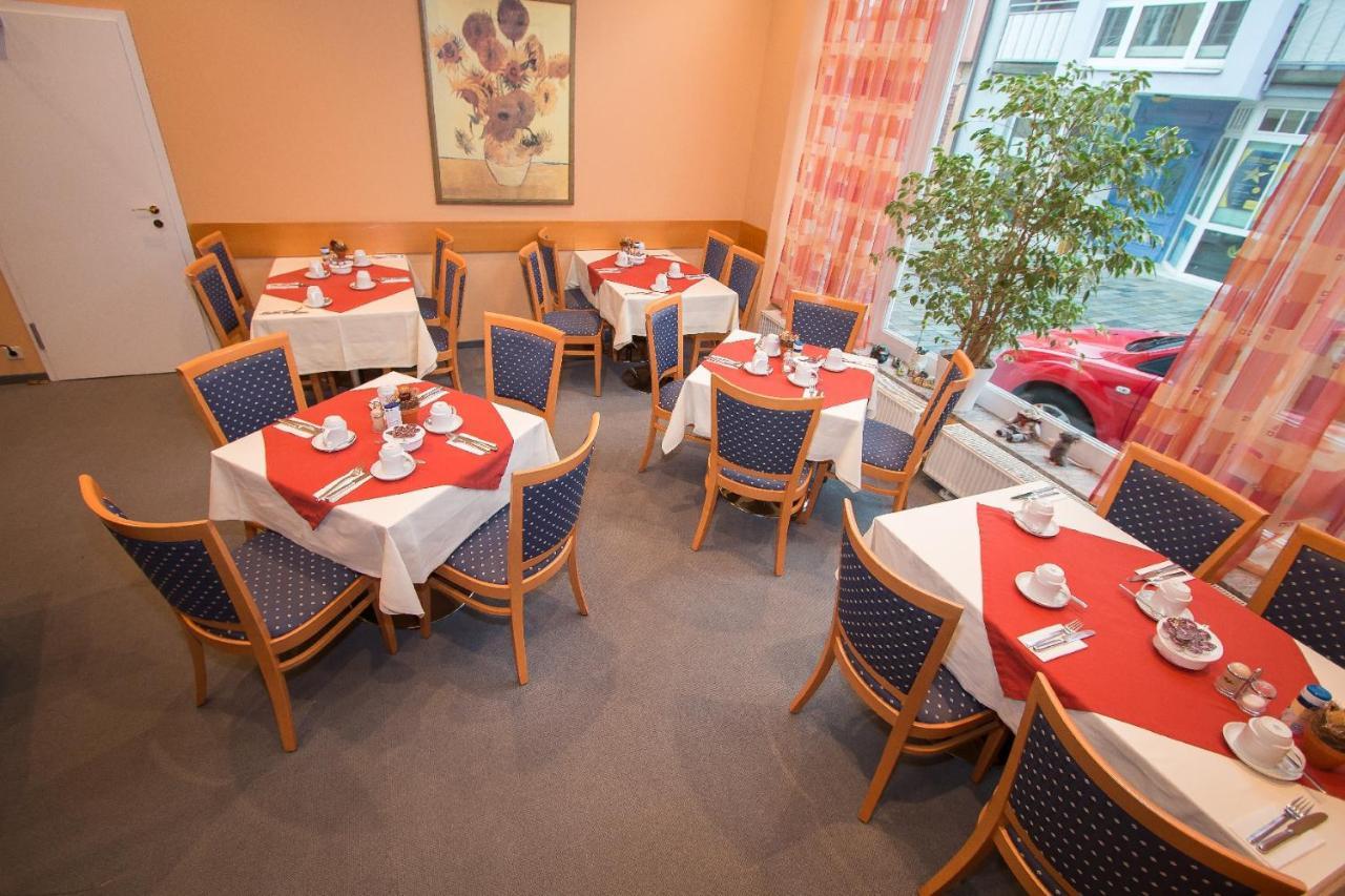 Hotel Garni Am Markt - Businesshotel - Fruehstuecksbuffet - Fahrradabstellplatz - Hunde Willkommen Нойштадт-Кобург Экстерьер фото