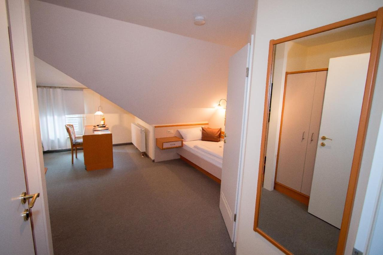 Hotel Garni Am Markt - Businesshotel - Fruehstuecksbuffet - Fahrradabstellplatz - Hunde Willkommen Нойштадт-Кобург Экстерьер фото