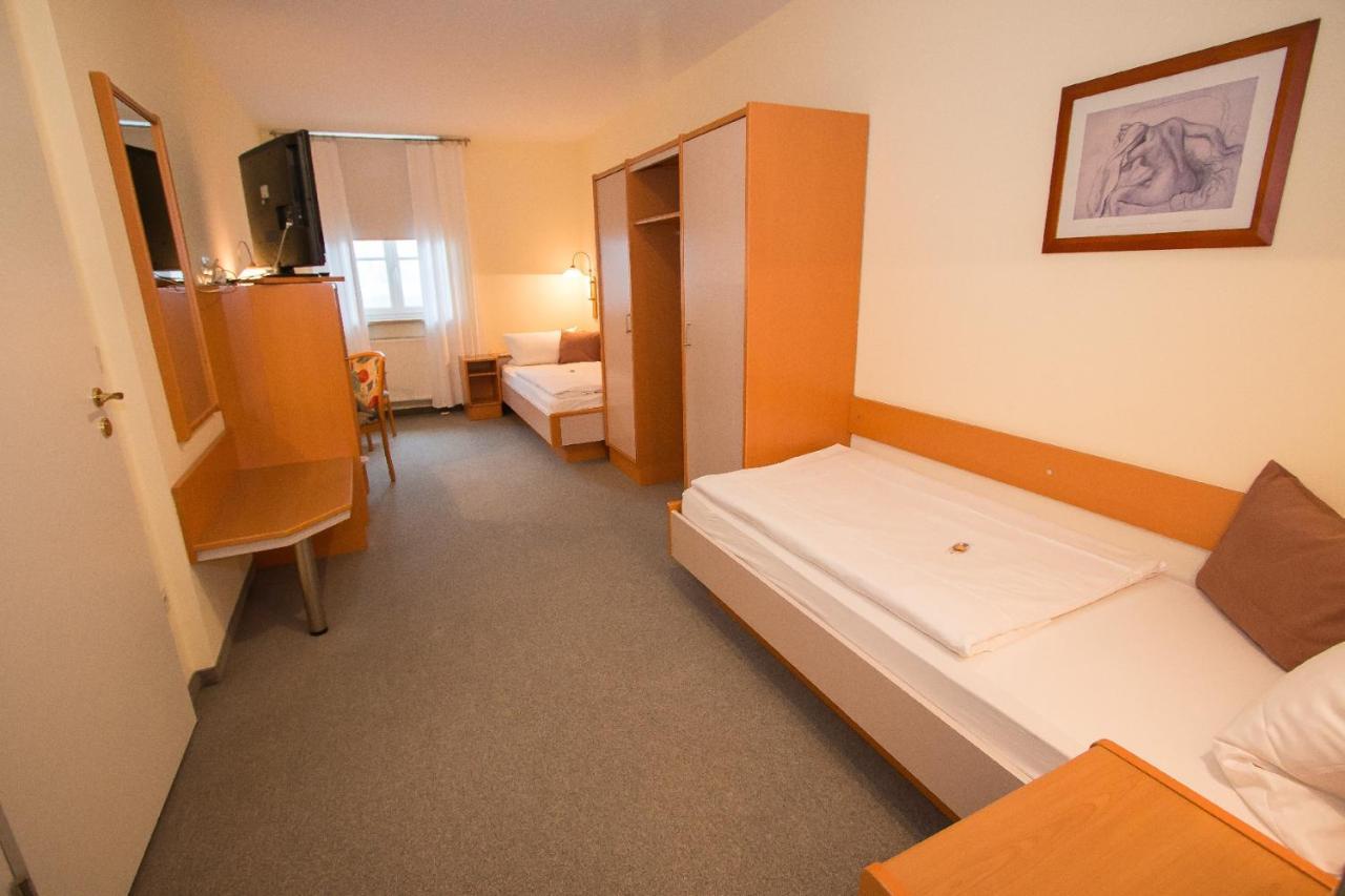 Hotel Garni Am Markt - Businesshotel - Fruehstuecksbuffet - Fahrradabstellplatz - Hunde Willkommen Нойштадт-Кобург Экстерьер фото